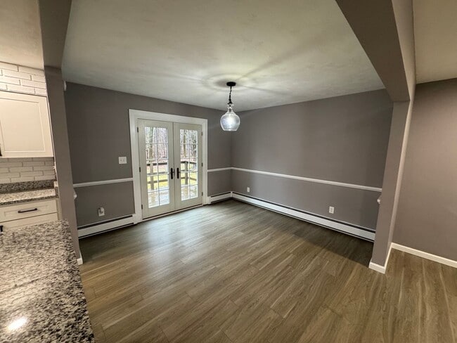 Building Photo - Beautiful Modern Home on the Plateau