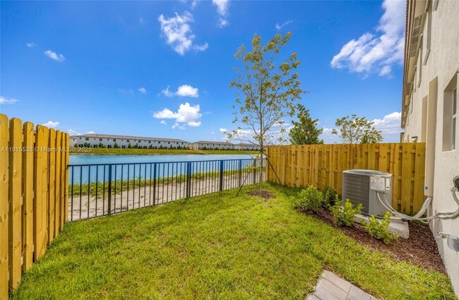 Building Photo - 2751 SE 25th Ave