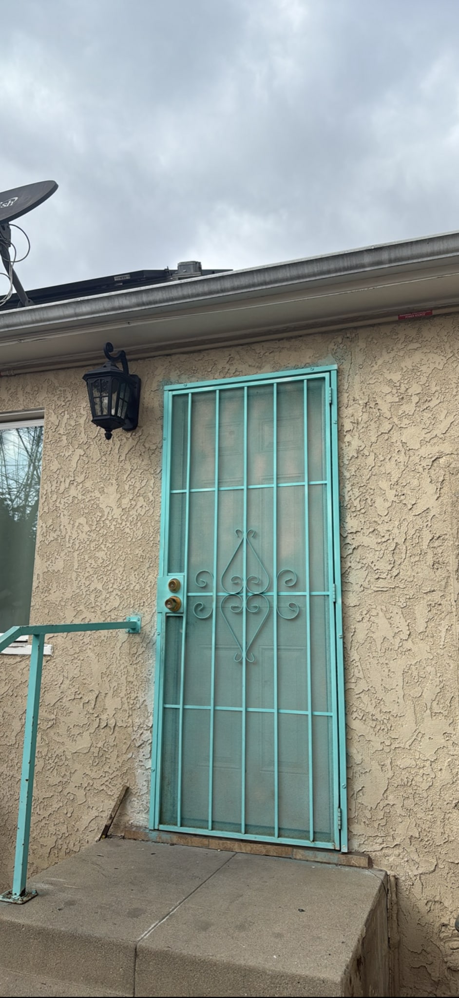 Building Photo - 4327 Kenwood Ave