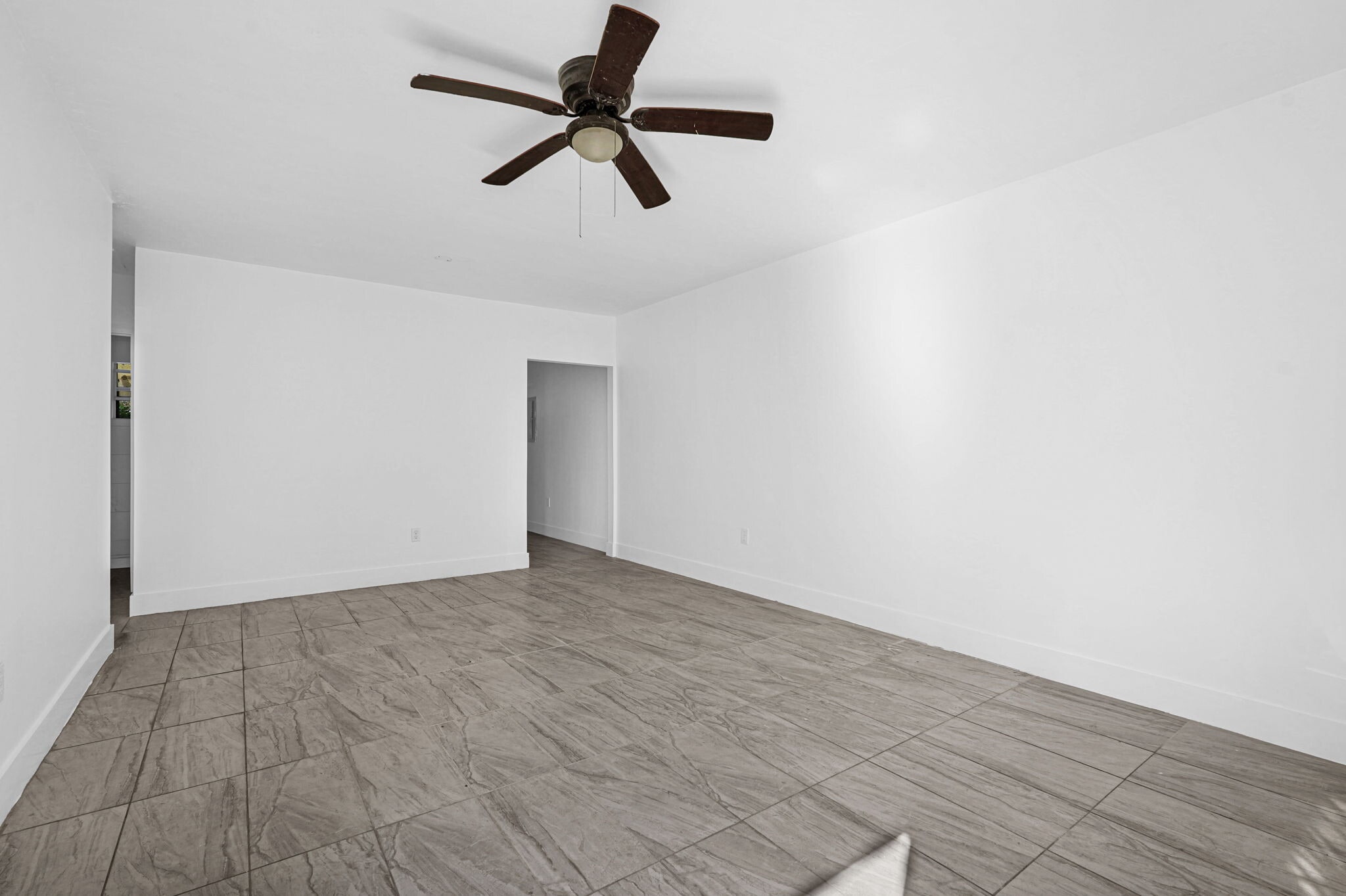 Building Photo - 14600 NE 14th Ave