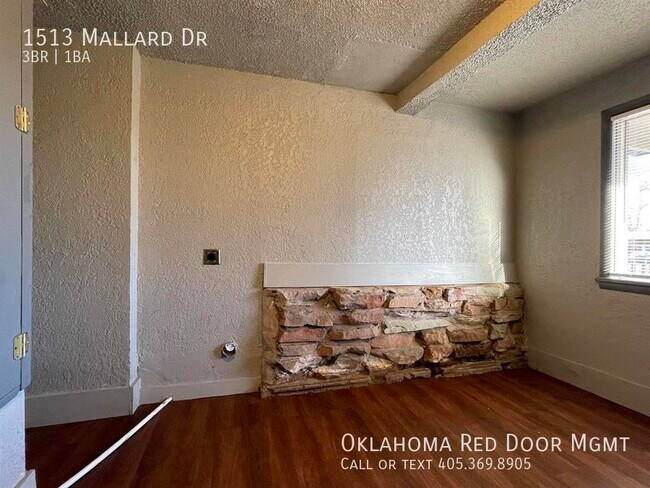 Building Photo - 1513 Mallard Dr