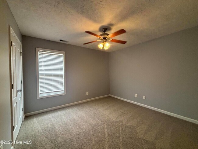 Building Photo - 376 Eastfield Dr