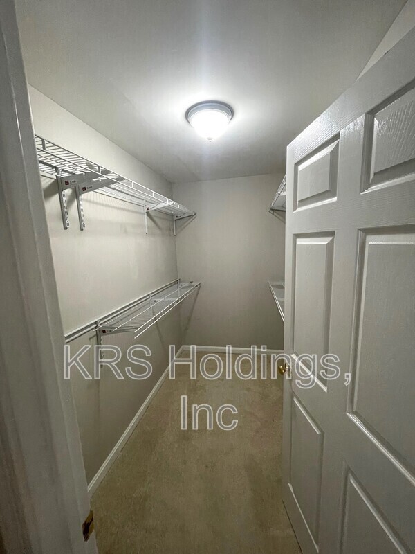 Building Photo - 1037 Gardenview Loop