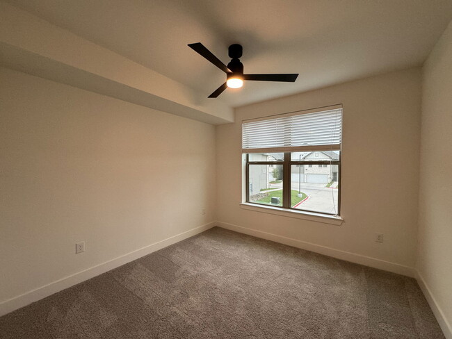 Building Photo - 15456 Double Eagle Blvd