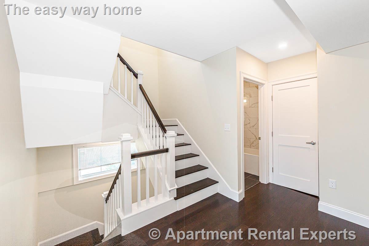 Building Photo - 120 Jerome St