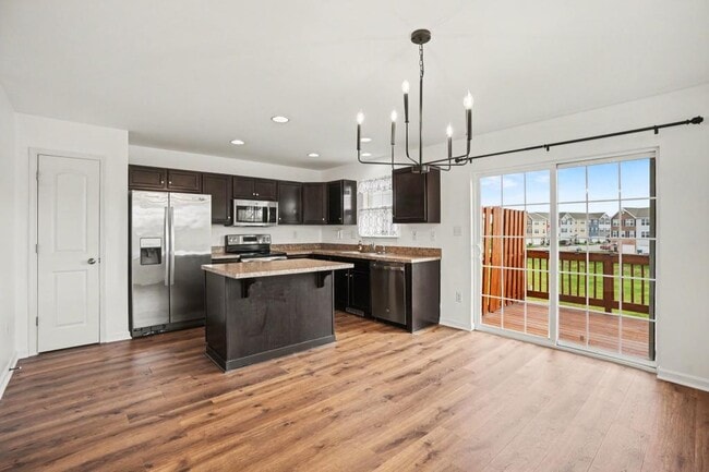 Building Photo - 700 Admiral's Quay Dr