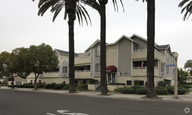 Primary Photo - Palm Court Apartments