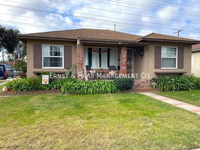 Primary Photo - 6152 McKnight Dr
