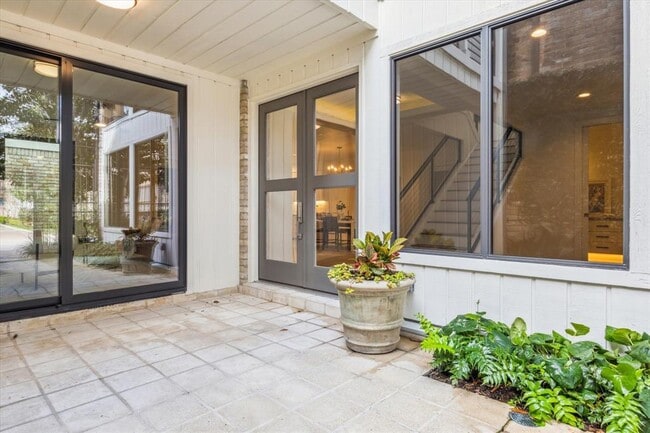 Building Photo - 40 River Hollow Ln