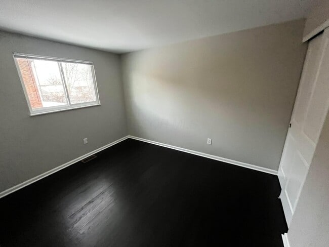 Building Photo - 4669 Hilton Ave