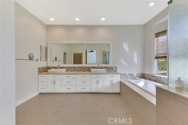 Building Photo - 12826 N Vía Donatello