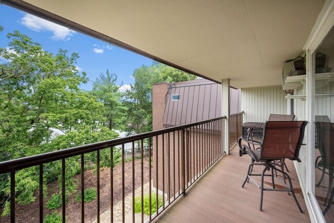 Building Photo - 4860 Park Commons Dr