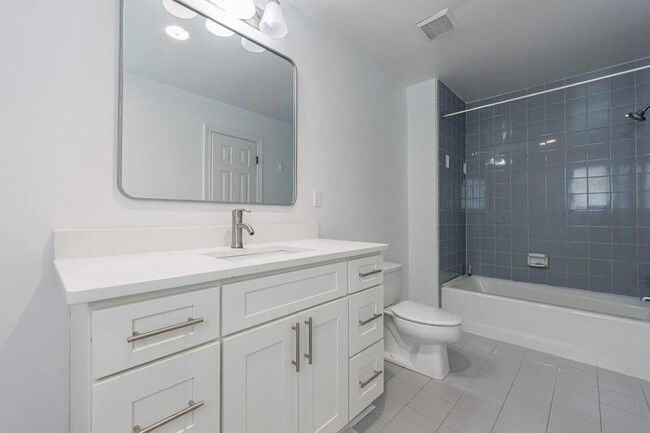 Building Photo - 3491 Roswell Rd NE