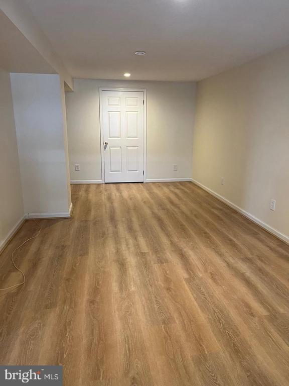Building Photo - 20 Lantern Ln
