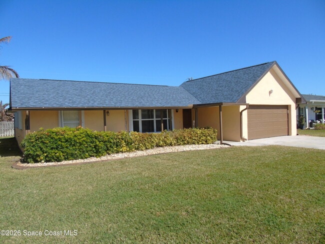 Building Photo - 450 Roosevelt Ave