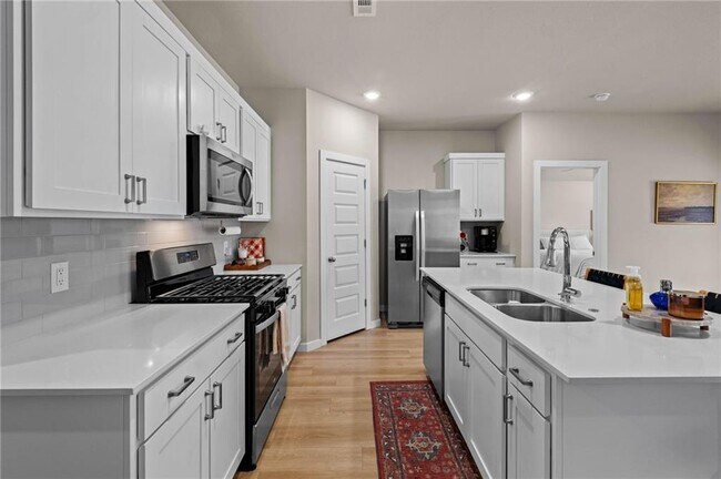 Building Photo - 2219 S 9th St