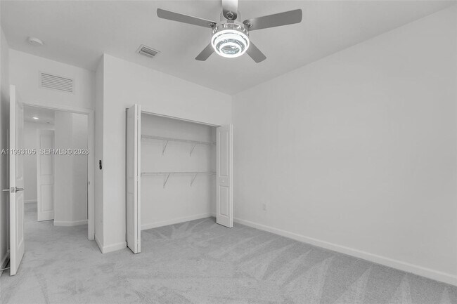 Building Photo - 2425 SE 28th Dr