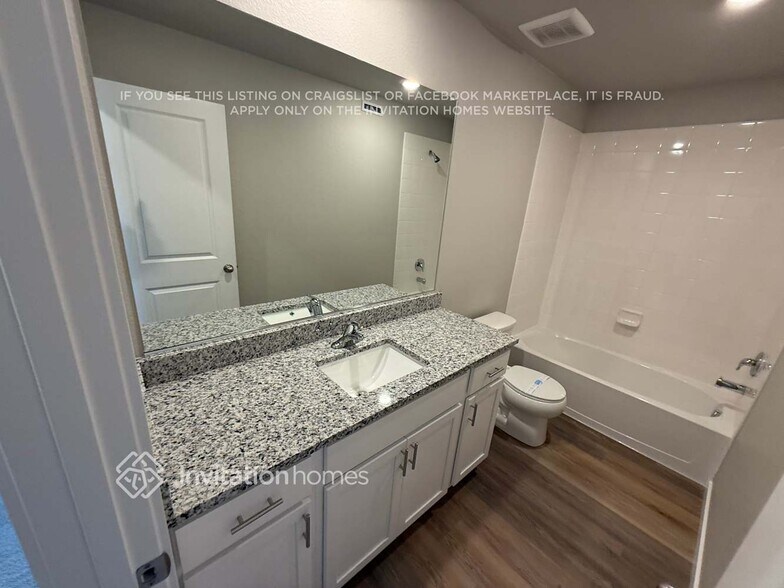 Building Photo - 957 Cascade Falls St