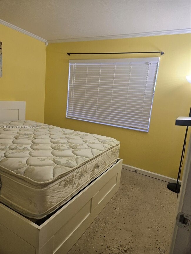 Building Photo - 617 S State Rd 7