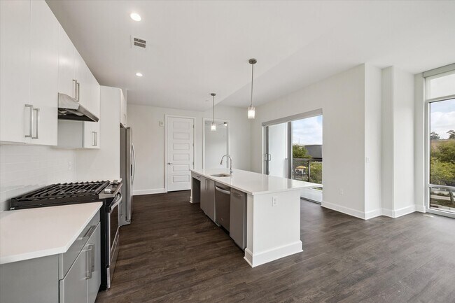 Building Photo - 2000 Hughes Landing Blvd