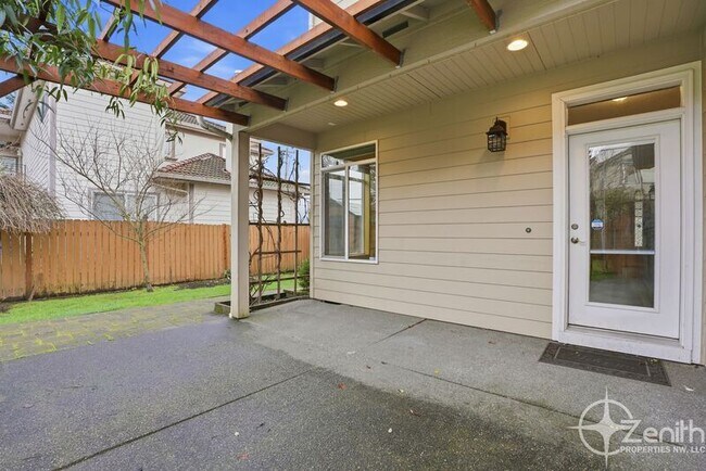 Building Photo - 1511 SE 86th Ct