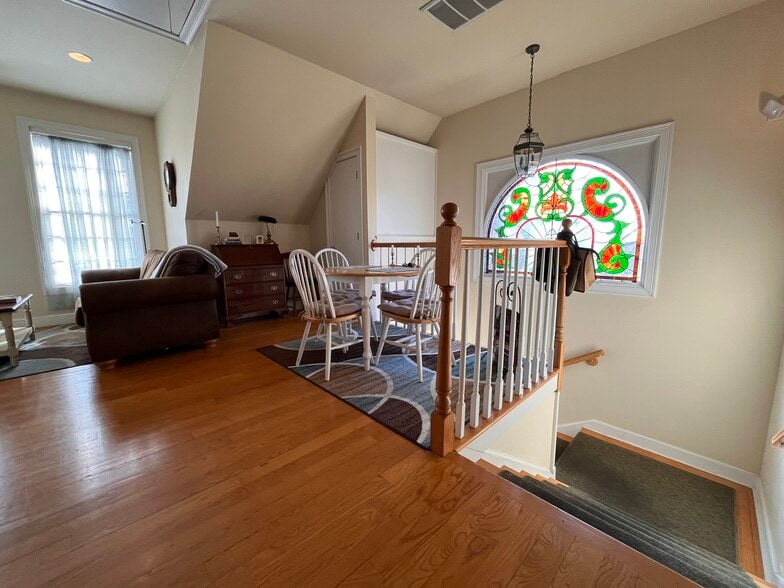 Building Photo - 2614 Boston Post Rd