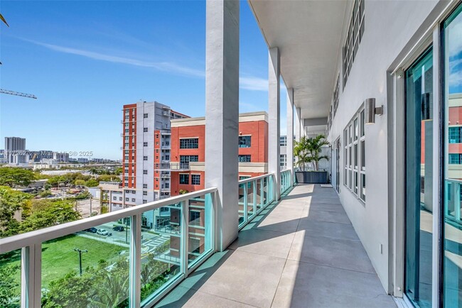 Building Photo - 1749 NE Miami Ct
