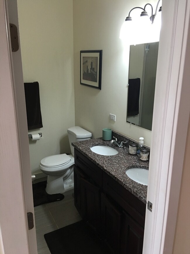 Building Photo - 1645 W Huron St