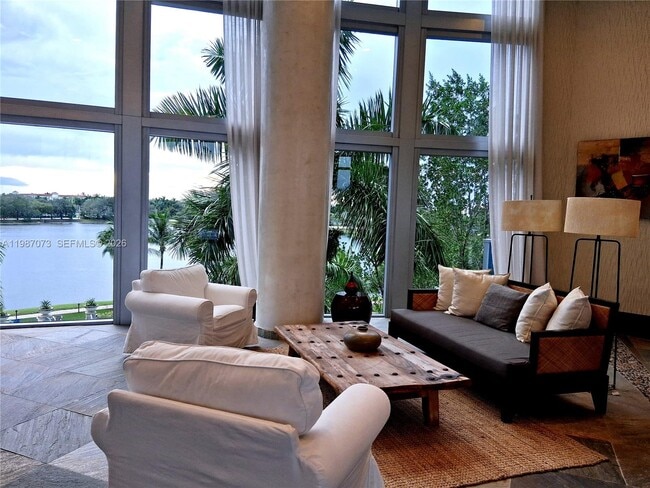 Building Photo - 2641 N Flamingo Rd