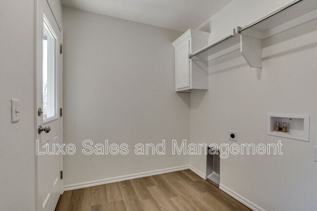 Building Photo - 11611 Mackenzie Wy