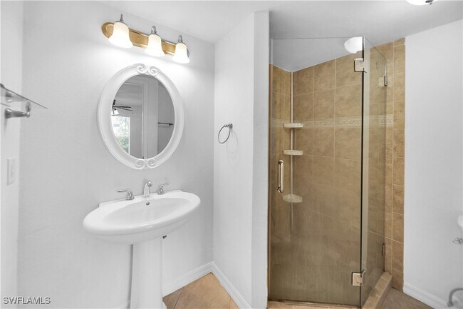 Building Photo - 600 Squire Cir