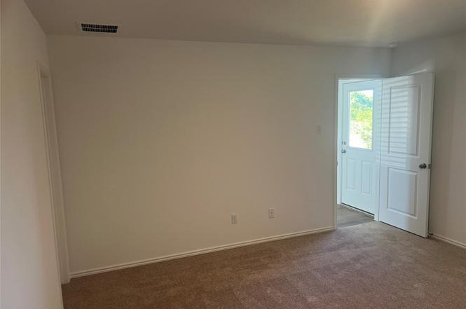 Building Photo - 427 Gabbro Gdns