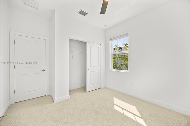 Building Photo - 3552 NW Solange Ct