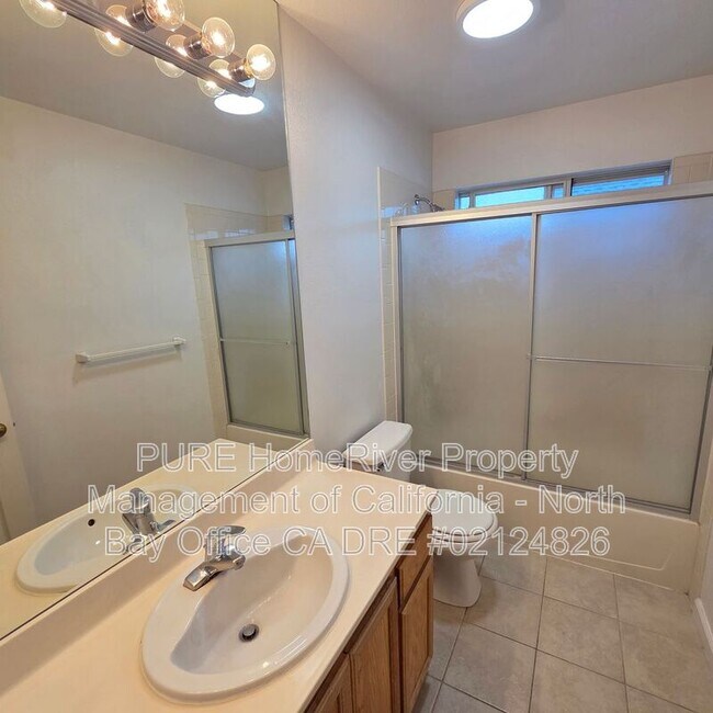 Building Photo - 1052 Addison Cir