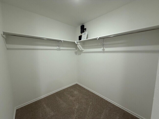 Building Photo - Brand New 4 Bedroom 2 Bath Home in Mustang Schools