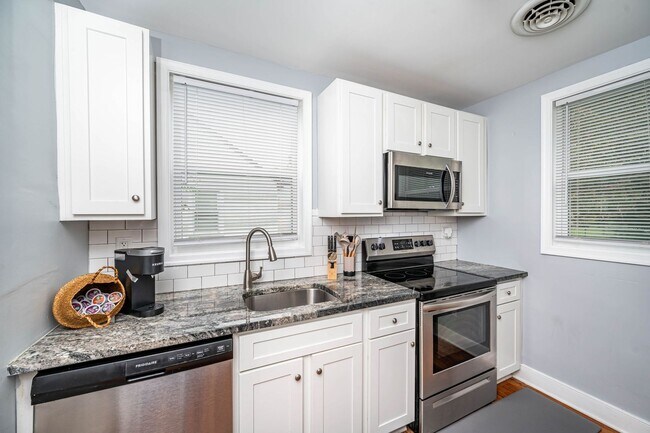 Building Photo - Charming 2-Bed, 1-Bath Home with All-inclu...