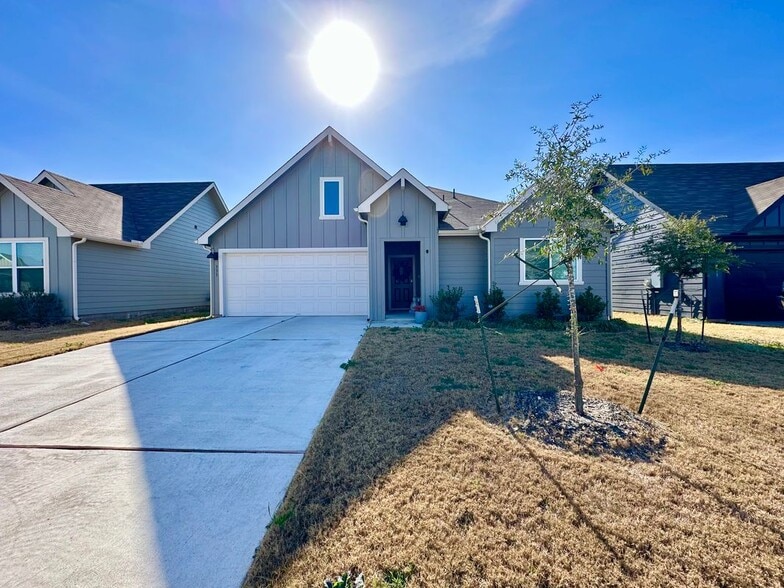 Building Photo - 331 N Richland Dr