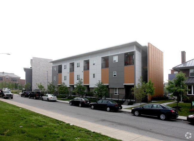 Building Photo - 16 Park Apartments