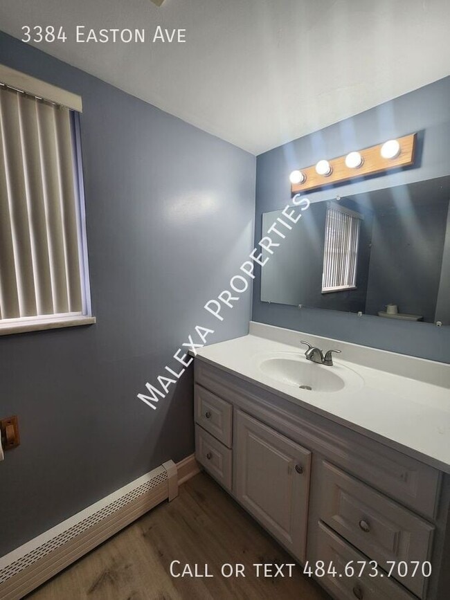 Building Photo - 3384 Easton Ave