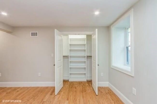Building Photo - 111 Hutchings St