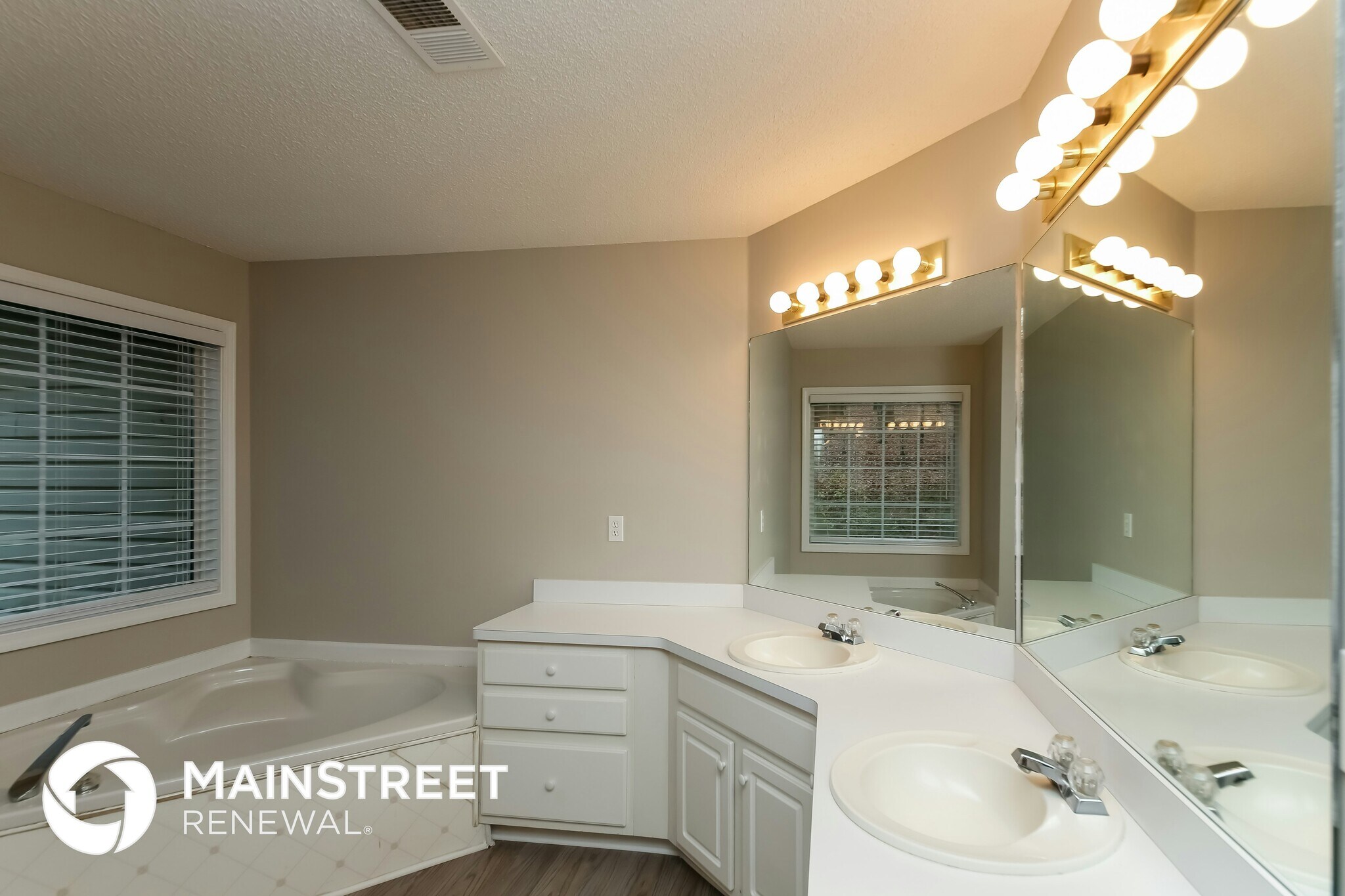 Building Photo - 30 Mountain Trail Ct SW