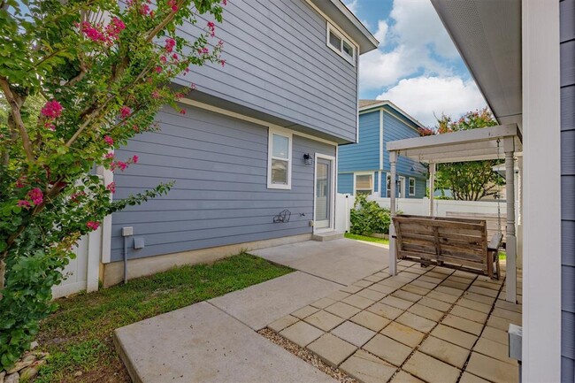 Building Photo - 1706 Sand Hills Dr