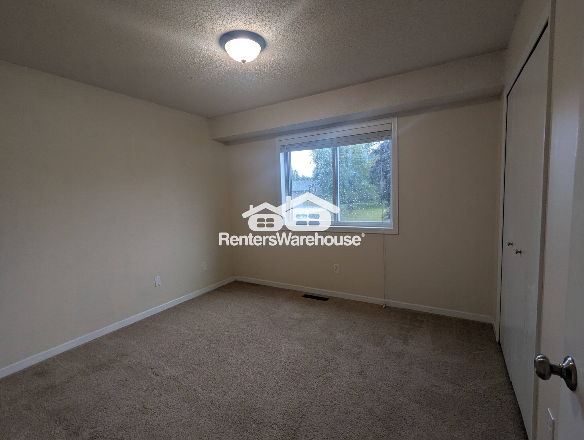 Building Photo - 1120 Westbury Cir