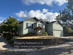 Building Photo - Wonderful Gresham 3 Bedroom Home