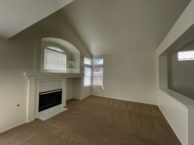 Building Photo - Aspenglen In The Crossing At Summerlin