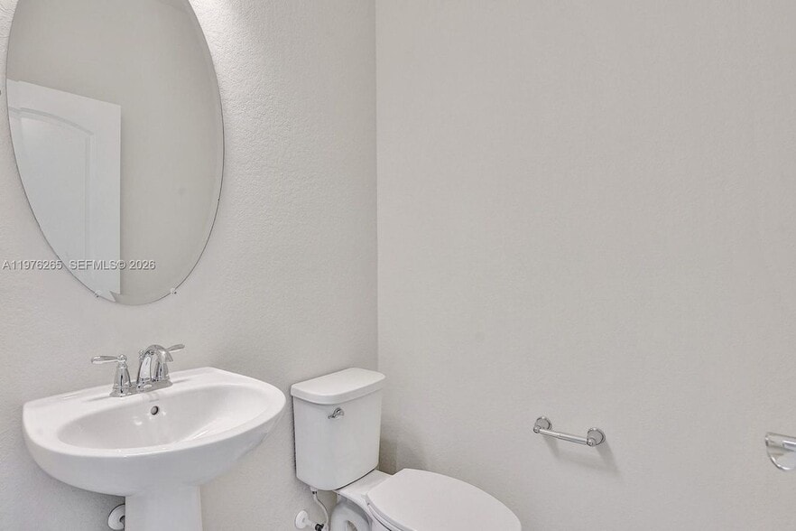 Building Photo - 2202 Appleton Cir S