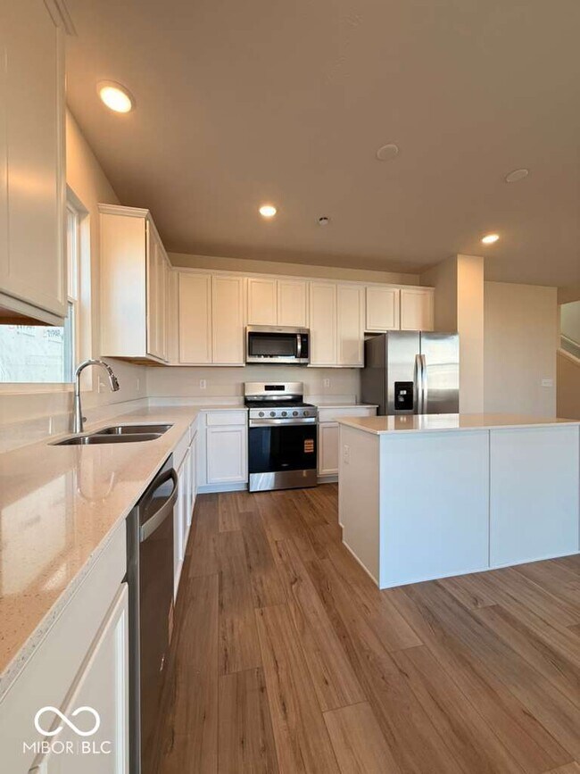 Building Photo - 3815 Sterling Dr