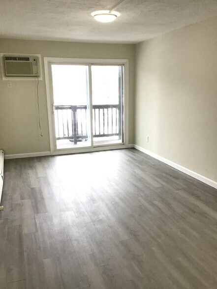 Building Photo - 210 Brook Village Rd