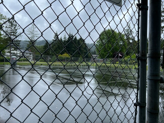 Building Photo - Private access to Lake Sammamish house