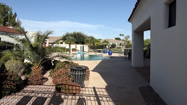 Building Photo - 1777 W Ocotillo Rd
